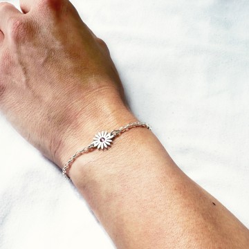 1 armband met gouden madelief en geboortesteen