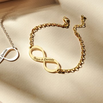 1 gouden infinity armband met twee namen