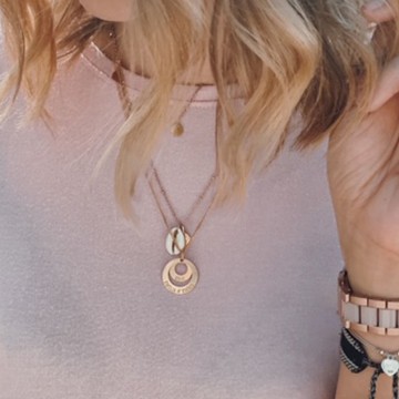 1 twee gouden schijven met namen