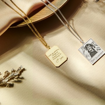 3 gouden hanger gegraveerd met tekst