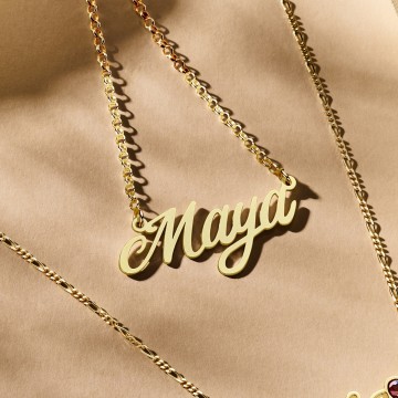 3 gouden naamketting model maya