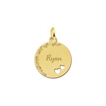 Gouden hangertje rond met bloemrand en 2 hartjes