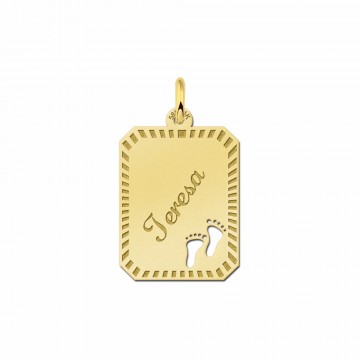 Gouden plaatje met naam met voetjes