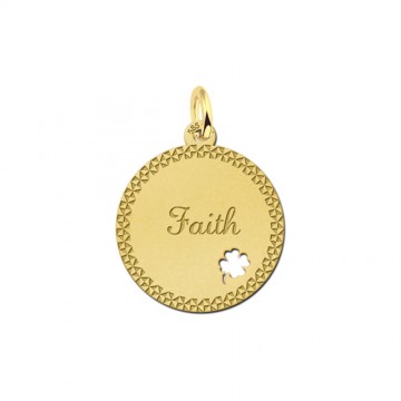 Schitterend gouden hangertje met je naam en een prachtig klavertje vier erin